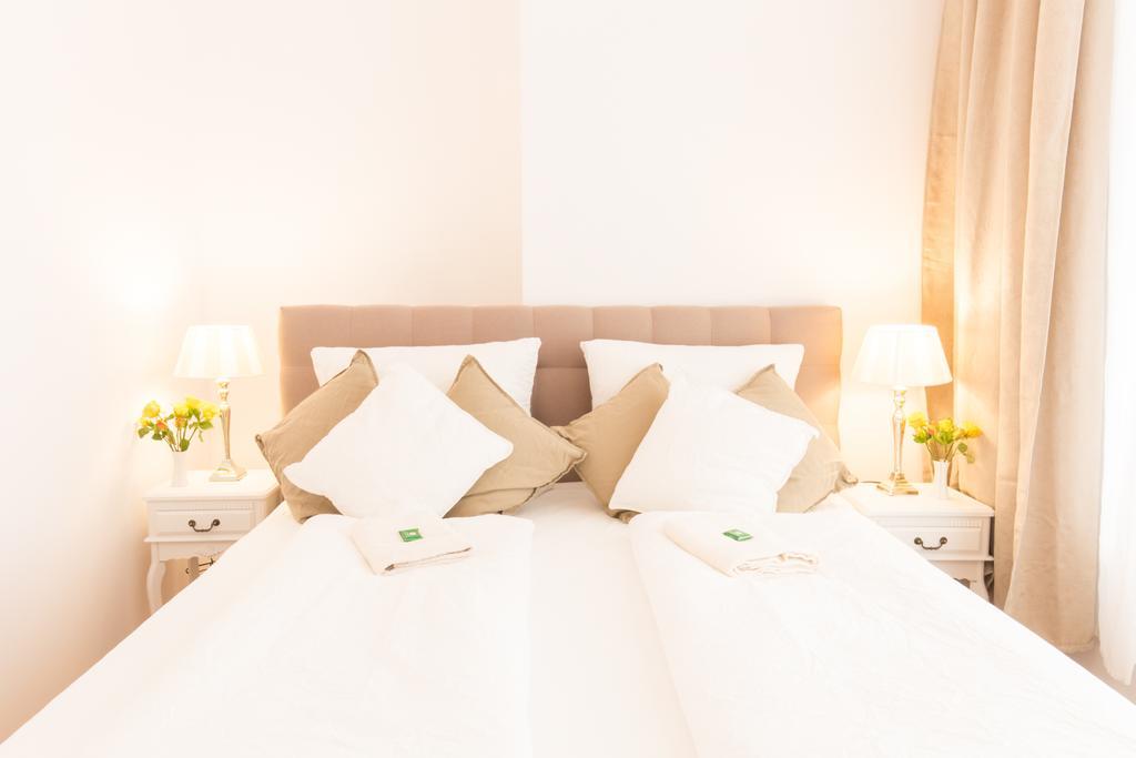 Fritz By Rockchair Apartments L Superhost Status L 3 Bedrooms Boxspringbeds 2 Bathrooms 2 Kitchen - Cozy Family & Business Flair Welcomes You! Берлін Екстер'єр фото