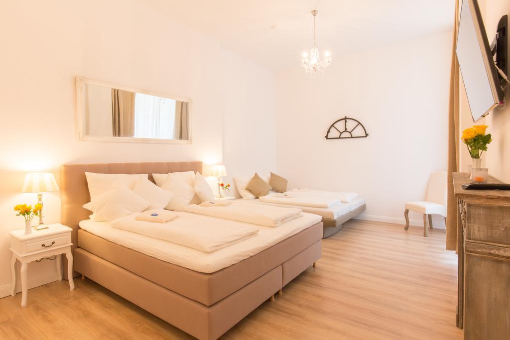 Fritz By Rockchair Apartments L Superhost Status L 3 Bedrooms Boxspringbeds 2 Bathrooms 2 Kitchen - Cozy Family & Business Flair Welcomes You! Берлін Екстер'єр фото